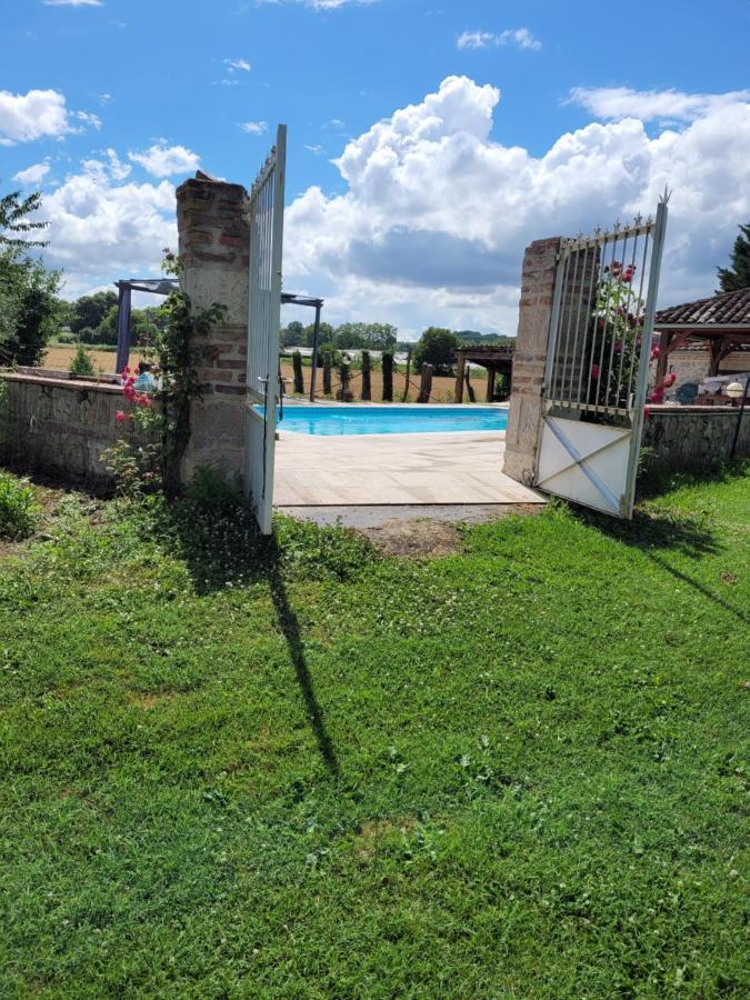 Un Air De Vacances Layrac Kültér fotó